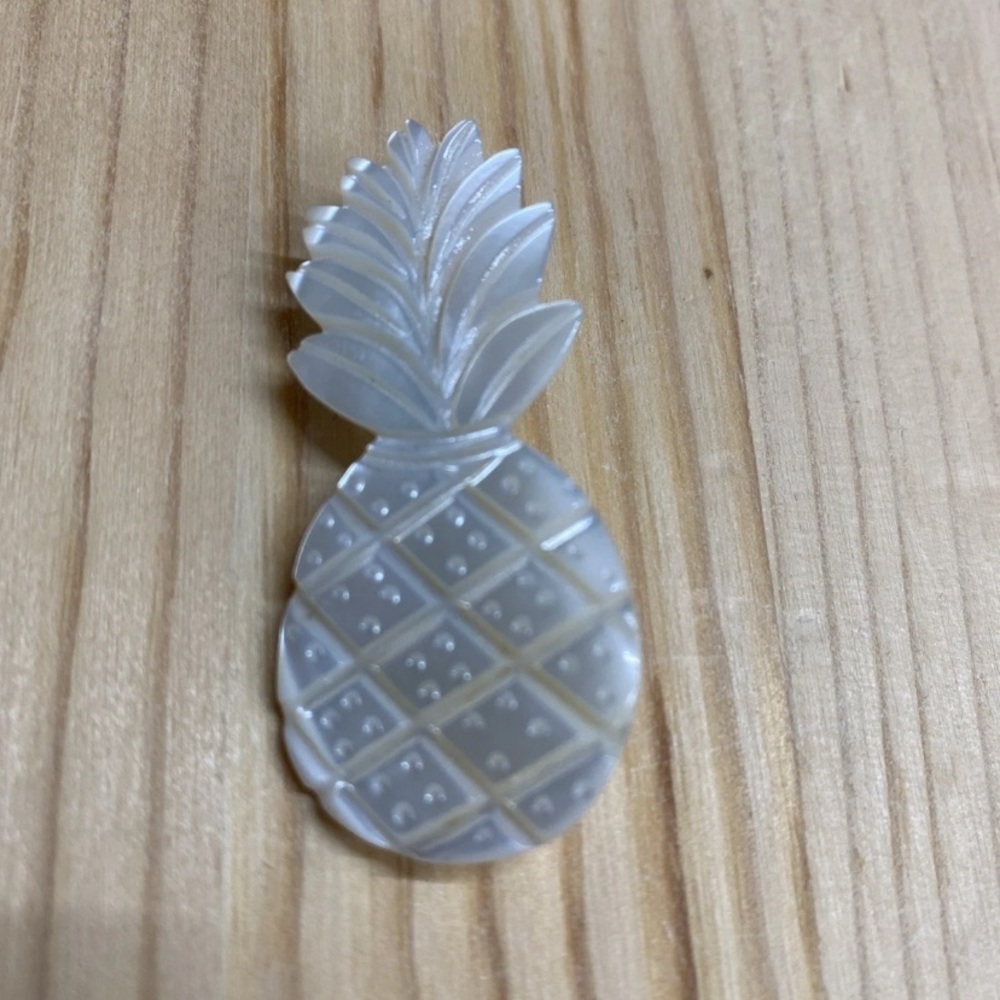 Mother of Pearl Carved Pineapple Pin Made In Taiwan Vintage